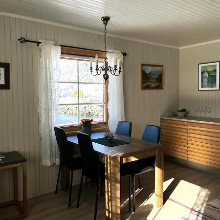 Anitas Waterfront Cabins Σπίτι διακοπών Reine