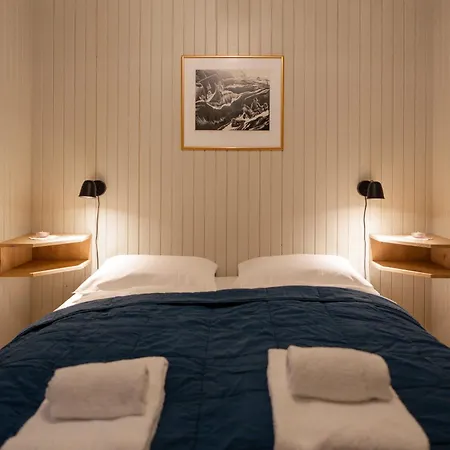 Anitas Waterfront Cabins *