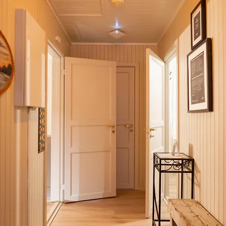 Anitas Waterfront Cabins *