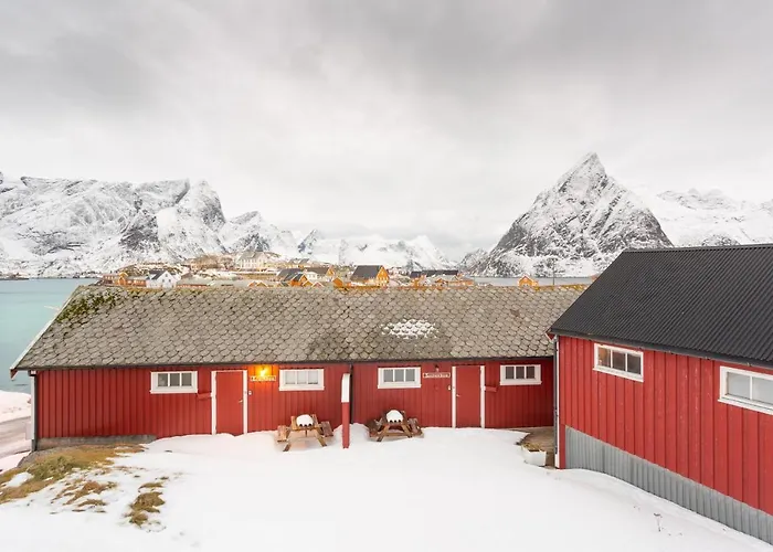 Anitas Waterfront Feriehus Reine