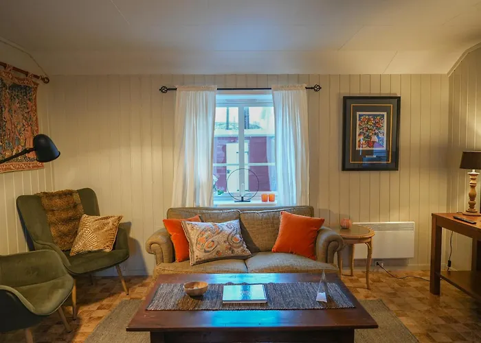 Anitas Waterfront Reine