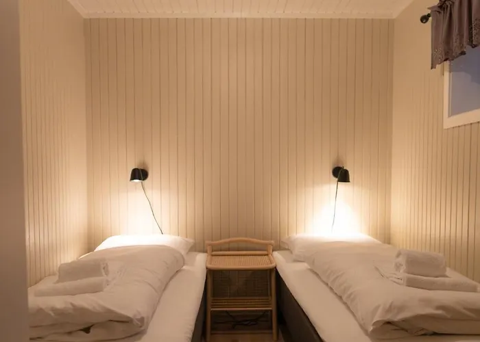 Anitas Waterfront Ferienhaus Reine